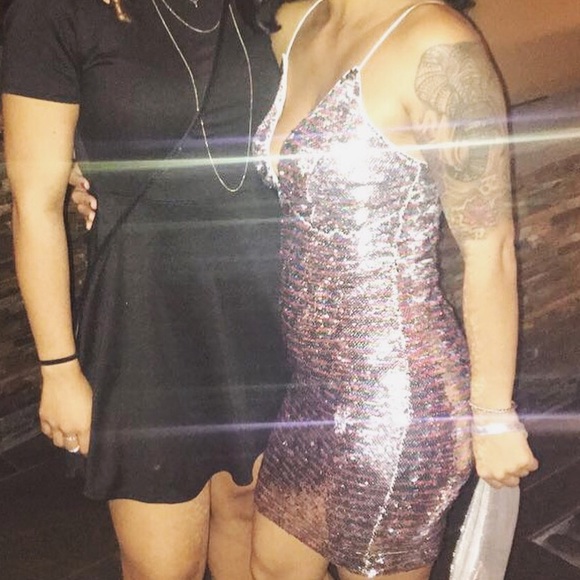 Boutique Shimmer Dress with spaghetti straps - Picture 2 of 3